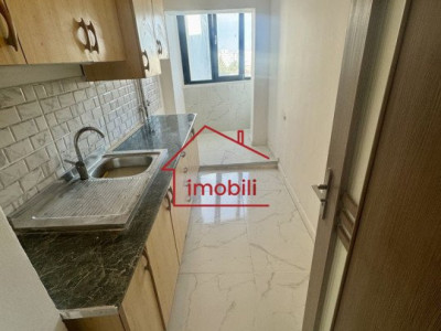 Oferim spre vanzare  apartament decomandat cu 2 camere in Manastur