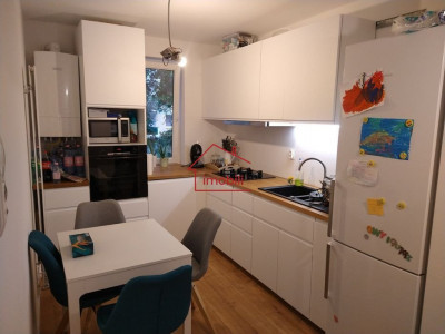 Oferim spre vanzare apartament cu 3 camere in Gheorgheni.