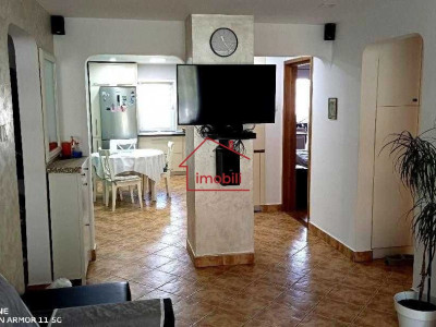 4 camere ,decomandat, 80 mp, zona str.Gheorghe Dima, Zorilor