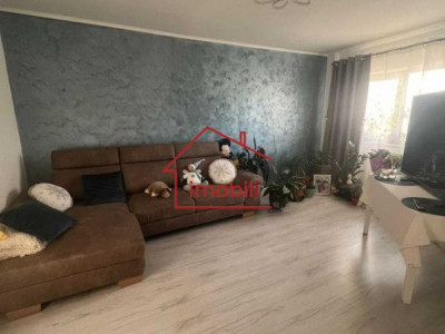 3 camere , 67 mp, et.1, 2 bai,balcon zona str.Aurel Vlaicu Marasti