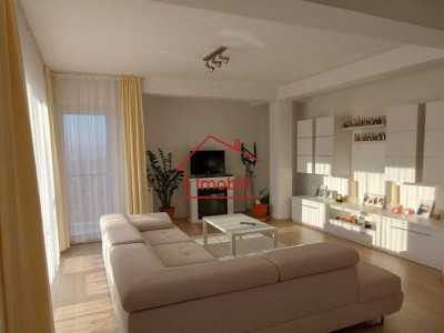 Vanzare apartament 3 camere, 80mp, etaj 3, parcare, cartierul Borhanci