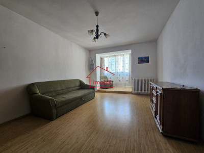 Apartament cu 2 camere, 2 balcoane, etaj intermzona Denver in cartierul Manastur