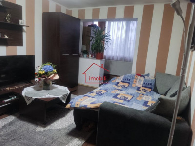 Apartament 2 camere, 2 balcoane, etaj 3 in Manastur