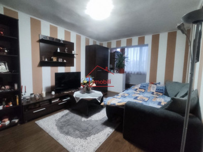 Apartament 2 camere, 2 balcoane, etaj 3 in Manastur