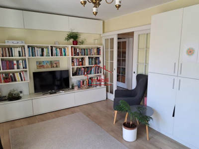 Vanzare apartament 3 camere, etaj 3, cartierul Zorilor