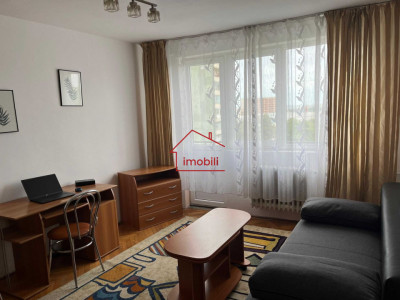 Inchiriem apartament 2 camere semidecomandat, zona Iulius Mall