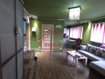 Apartament cu 2 camere, zona Vivo
