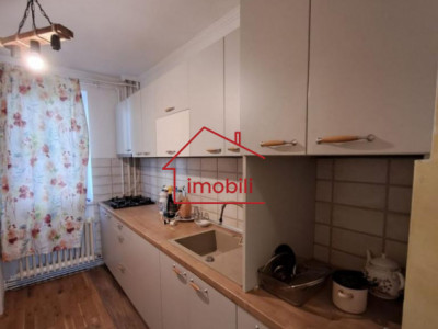Vand apartament 3 camere decomandate langa Iulius mall