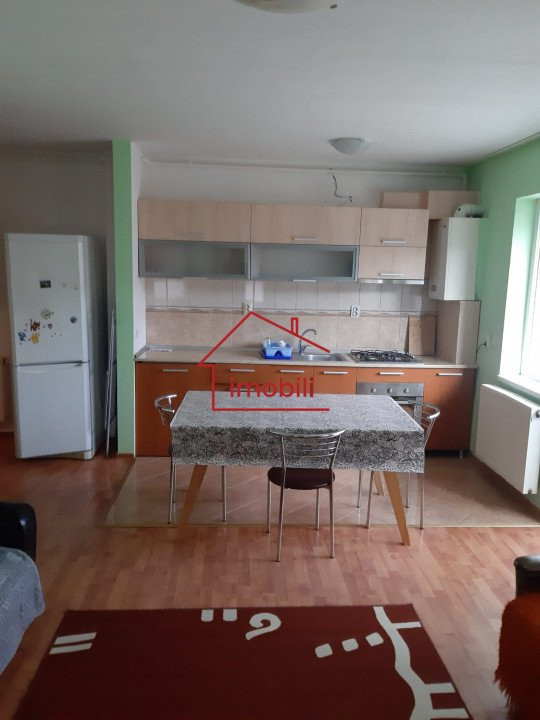 Imobili inchiriaza apartament 3 camere in Floresti str. Florilor zona KIK 3